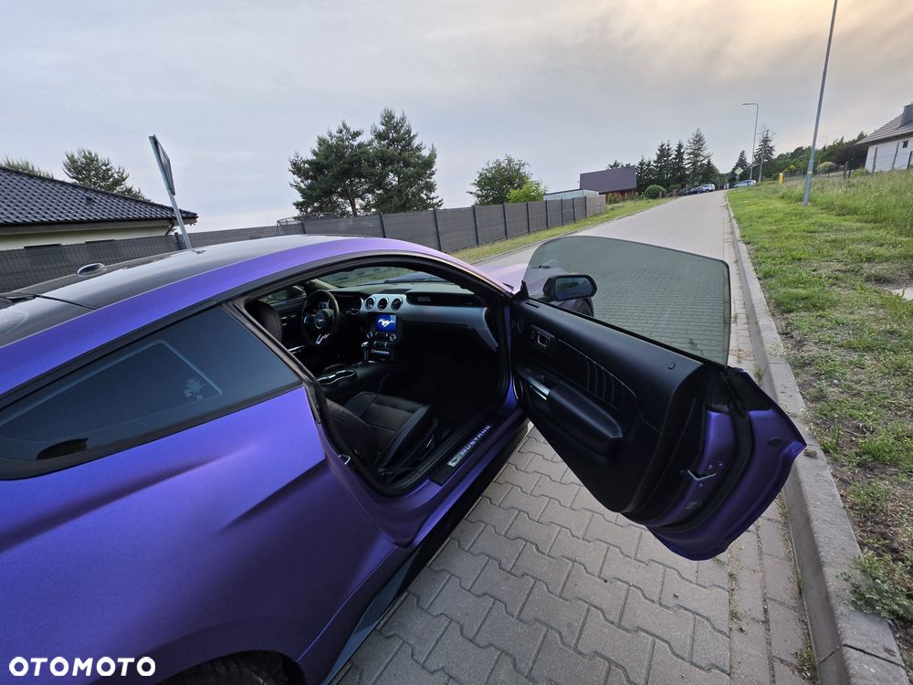 Ford Mustang - 6