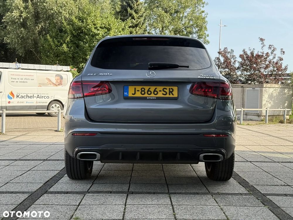 Mercedes-Benz GLC 300 e 4-Matic - 6