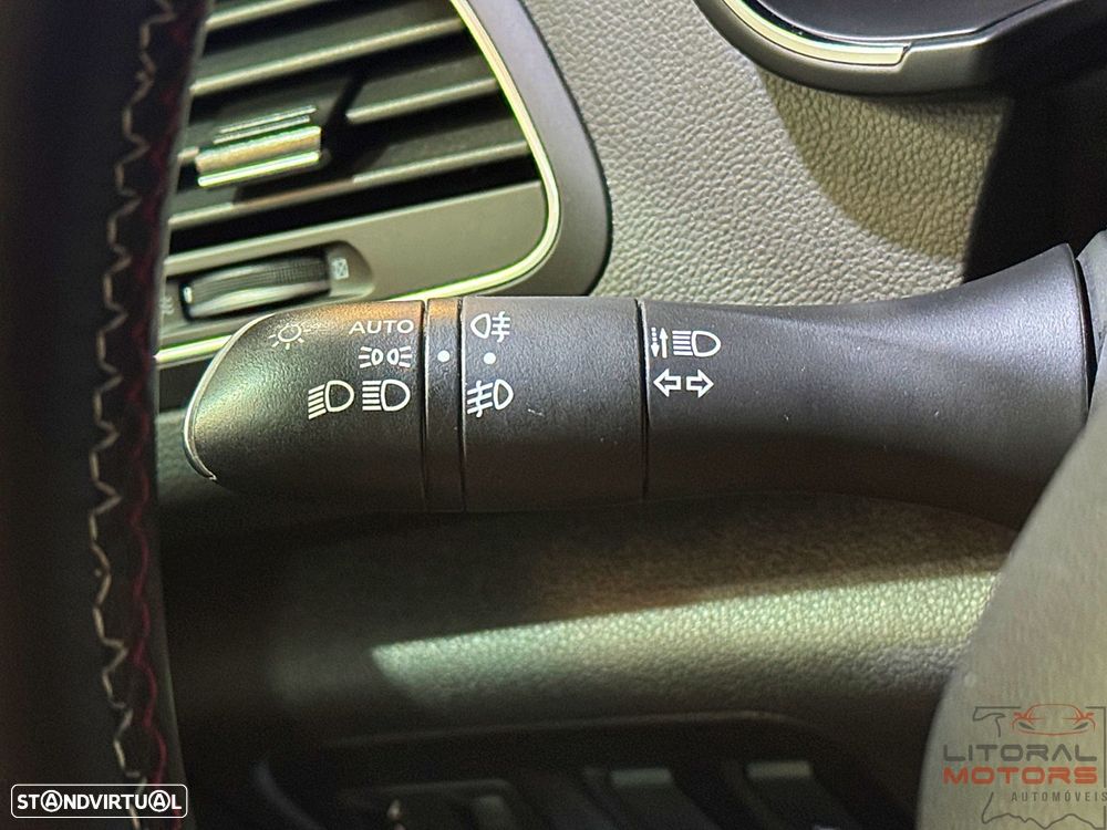 Renault Mégane Sport Tourer 1.6 E-Tech Plug-In Hybrid R.S. Line - 24