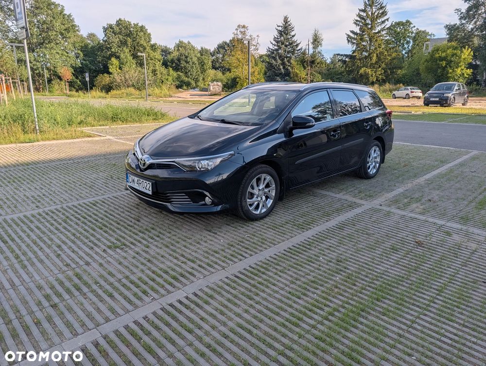 Toyota Auris 1.6 Premium - 1