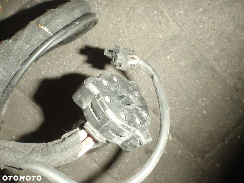 Kostka kość wtyk stacyjki wiązka elektryka instalacja MERCEDES W201 W202 W124 W126 dużo częsci 124 - 4