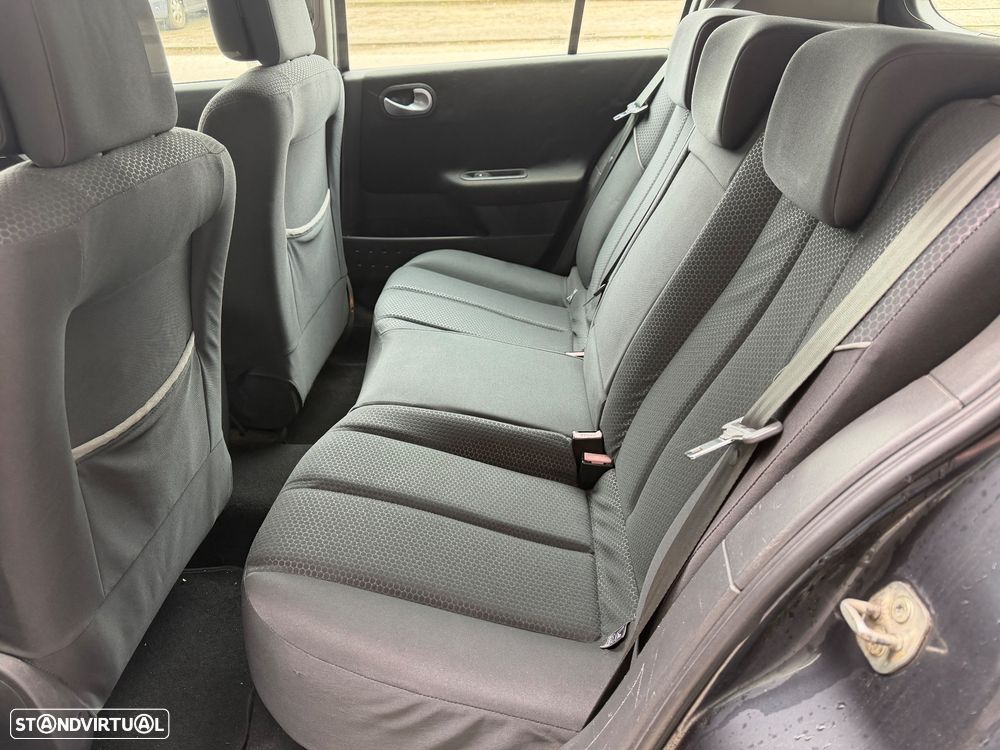 Renault Mégane 1.5 dCi Confort - 12