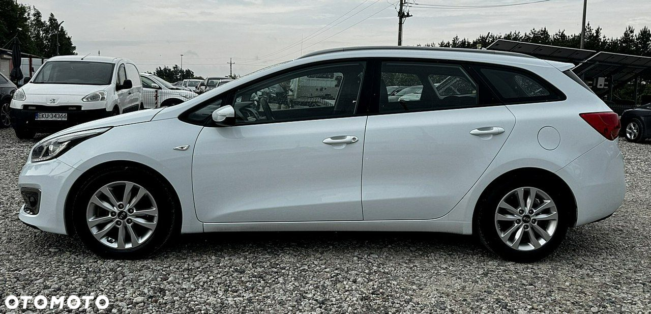 Kia Ceed - 9