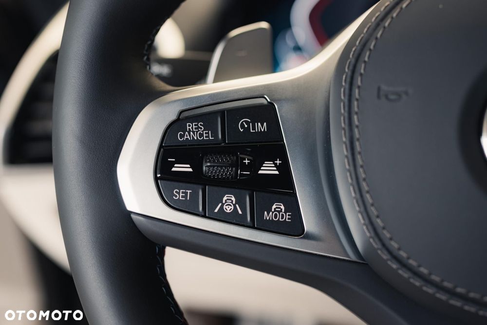 BMW Seria 8 M850i xDrive - 25