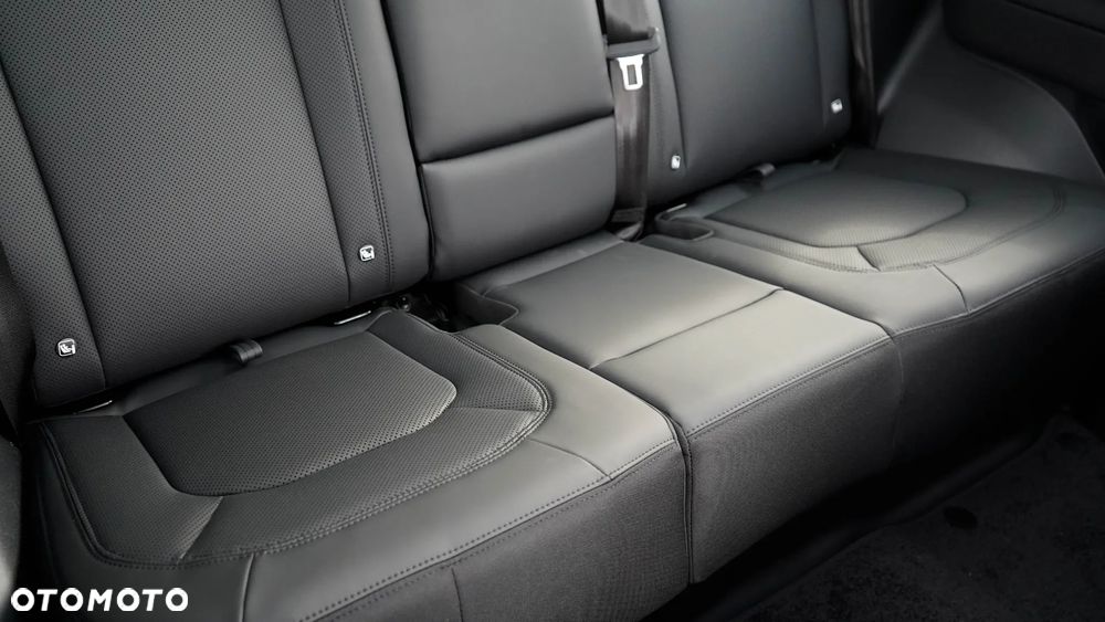 Land Rover Defender 3.0 D250 mHEV S - 30