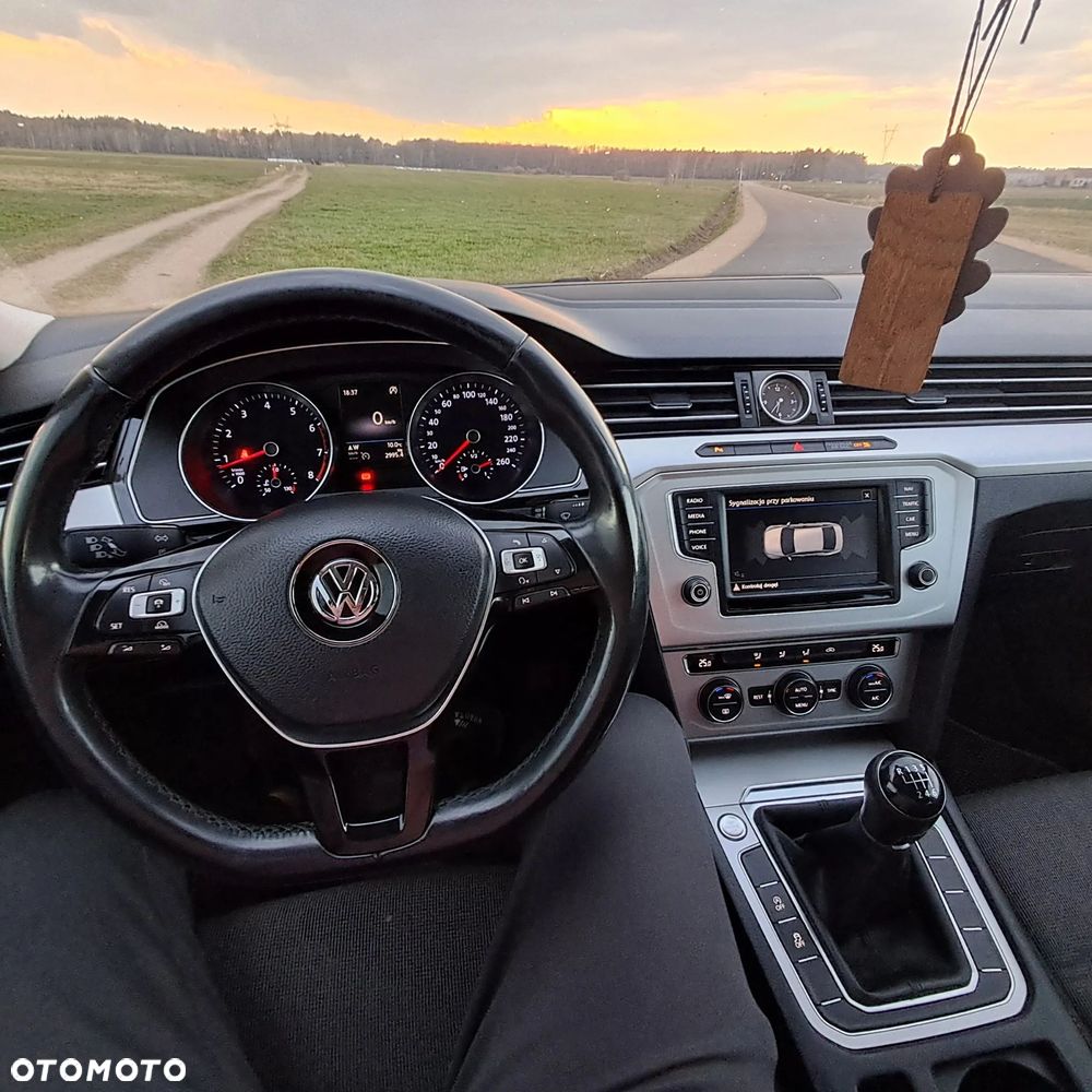 Volkswagen Passat 1.8 TSI BMT Comfortline - 24