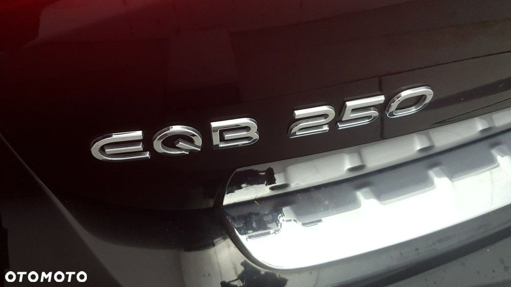 Mercedes-Benz EQB - 13