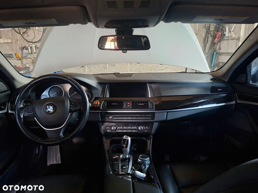 BMW Seria 5 528i Luxury Line - 6