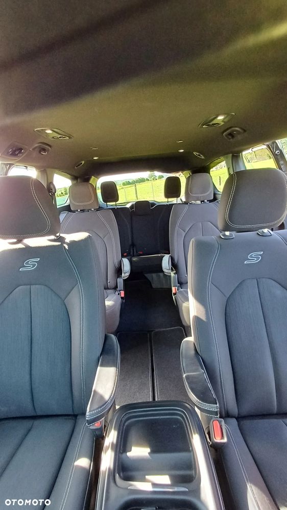 Chrysler Pacifica - 9