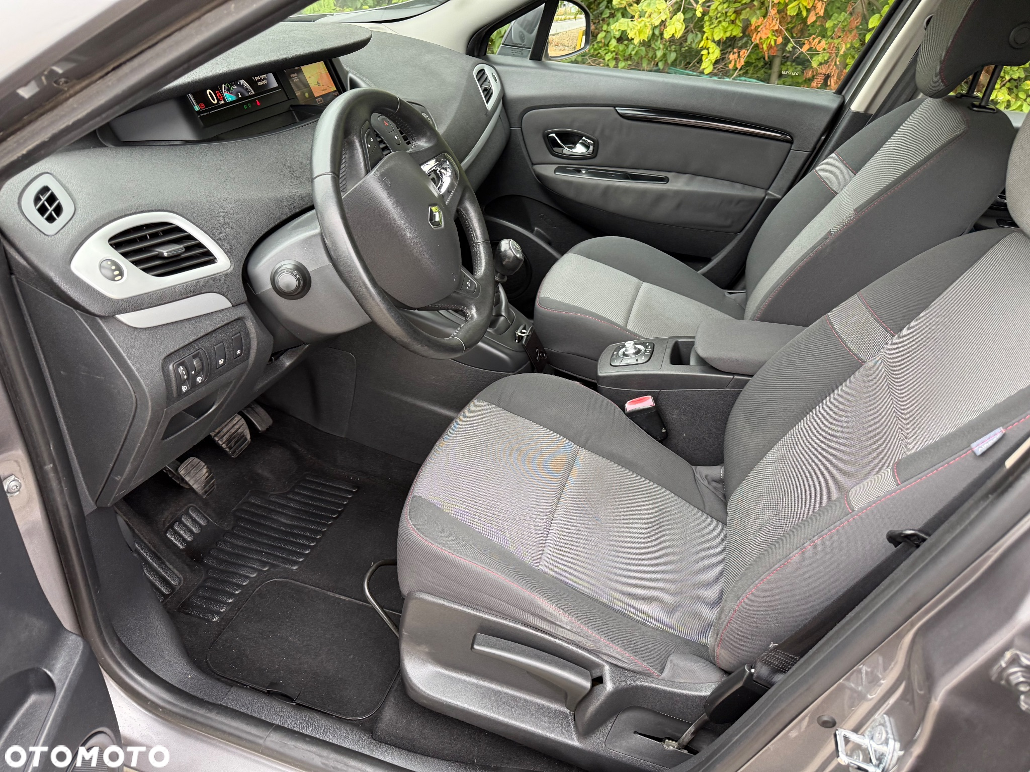 Renault Grand Scenic ENERGY dCi 130 BOSE EDITION - 8