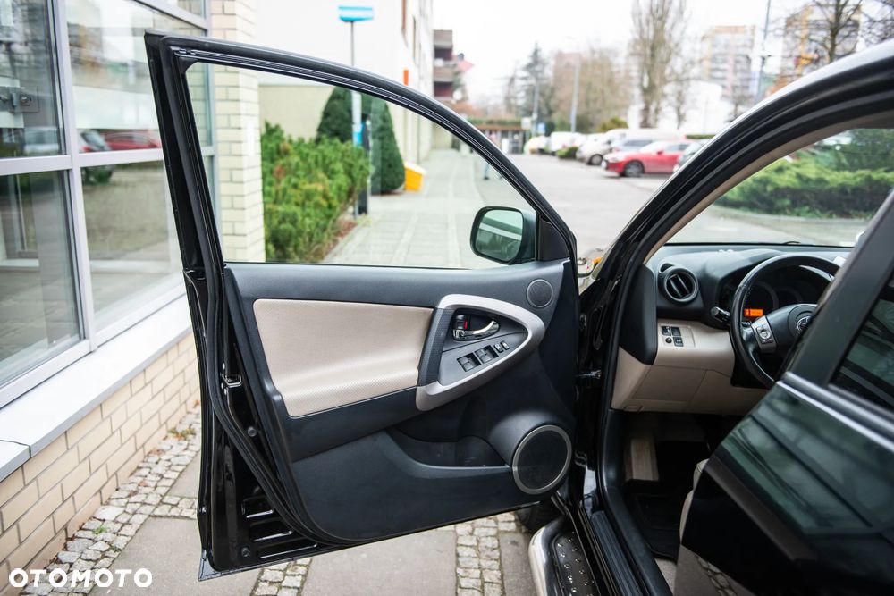 Toyota RAV4 2.0 4x4 Automatik Executive - 13