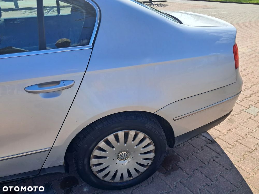 Volkswagen Passat 2.0 FSI Comfortline - 11