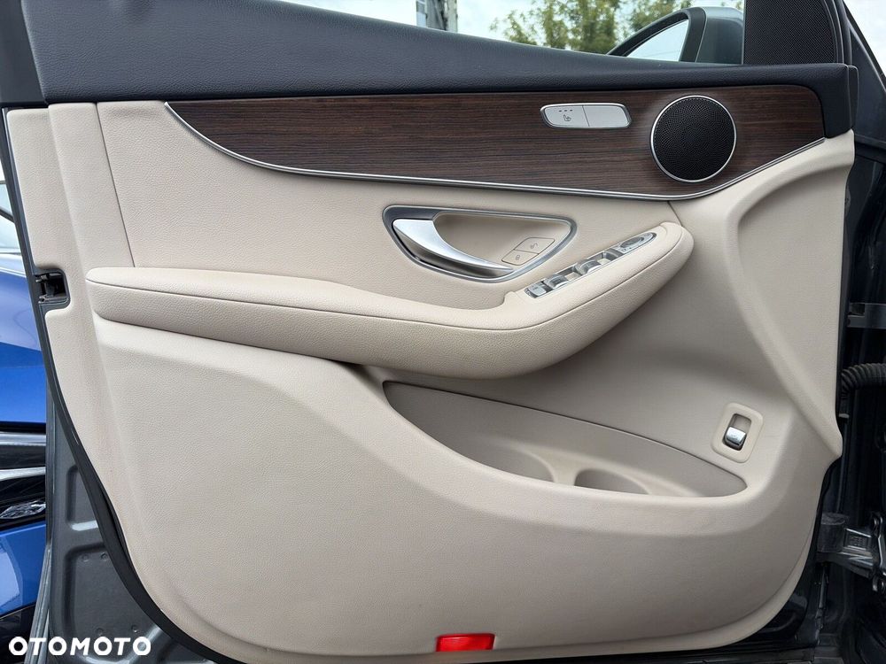 Mercedes-Benz GLC - 22