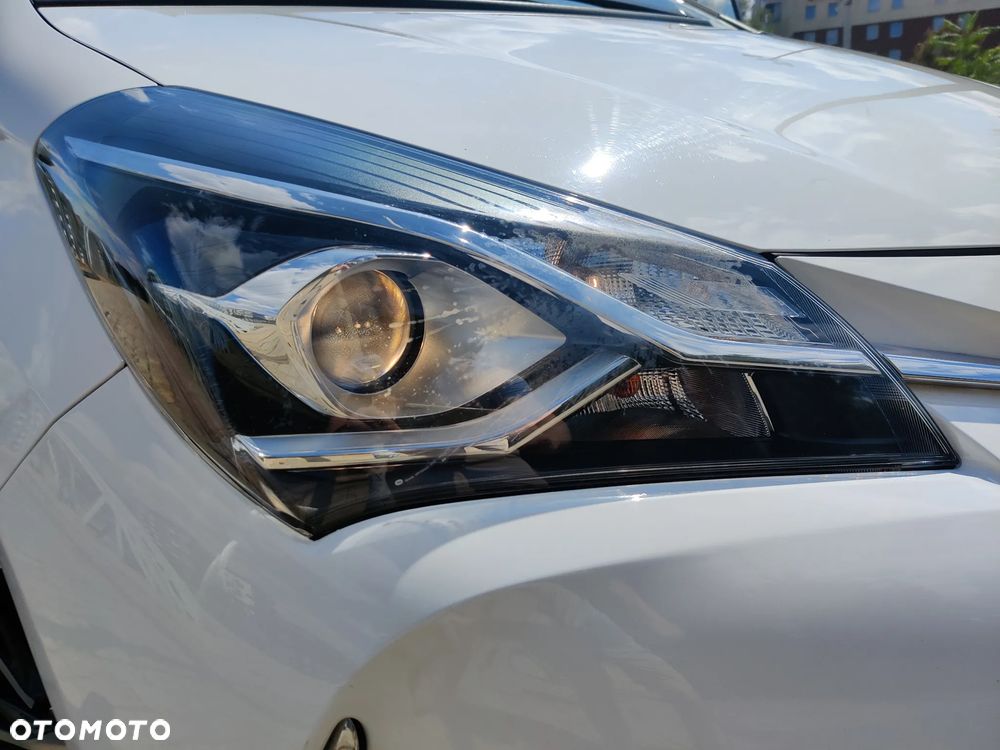 Toyota Yaris Hybrid 100 Premium EU6 - 10