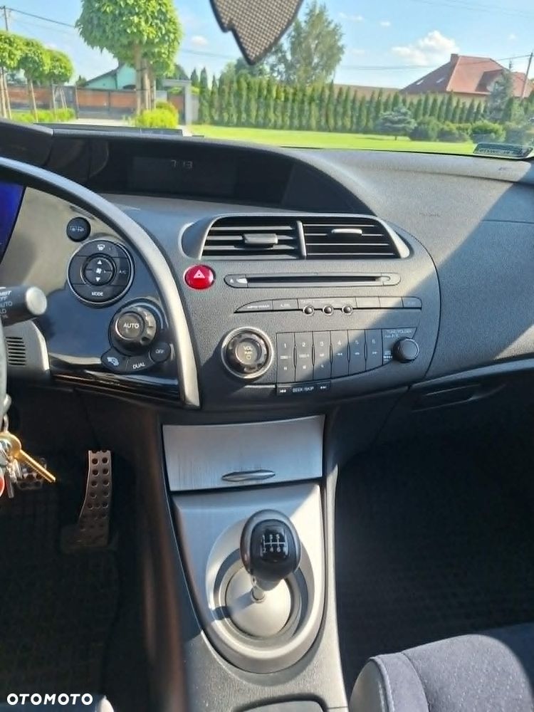 Honda Civic 1.8 Executive - 22