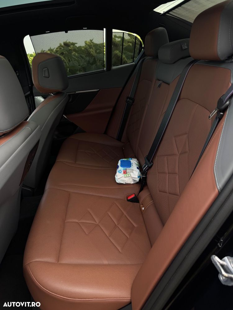 BMW Seria 5 520i AT MHEV - 8