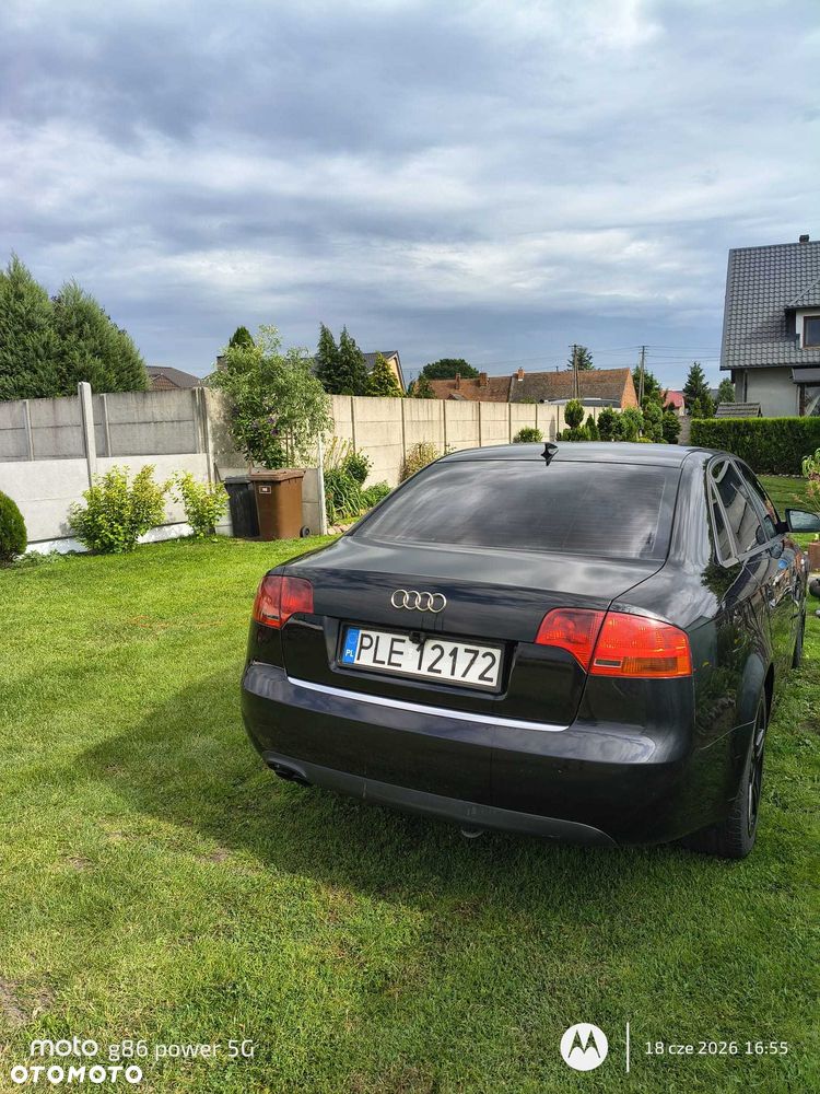 Audi A4 Limousine - 1