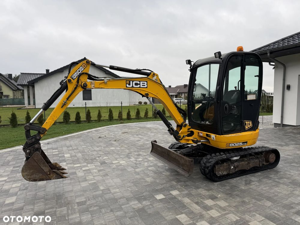 JCB 8025 - 5