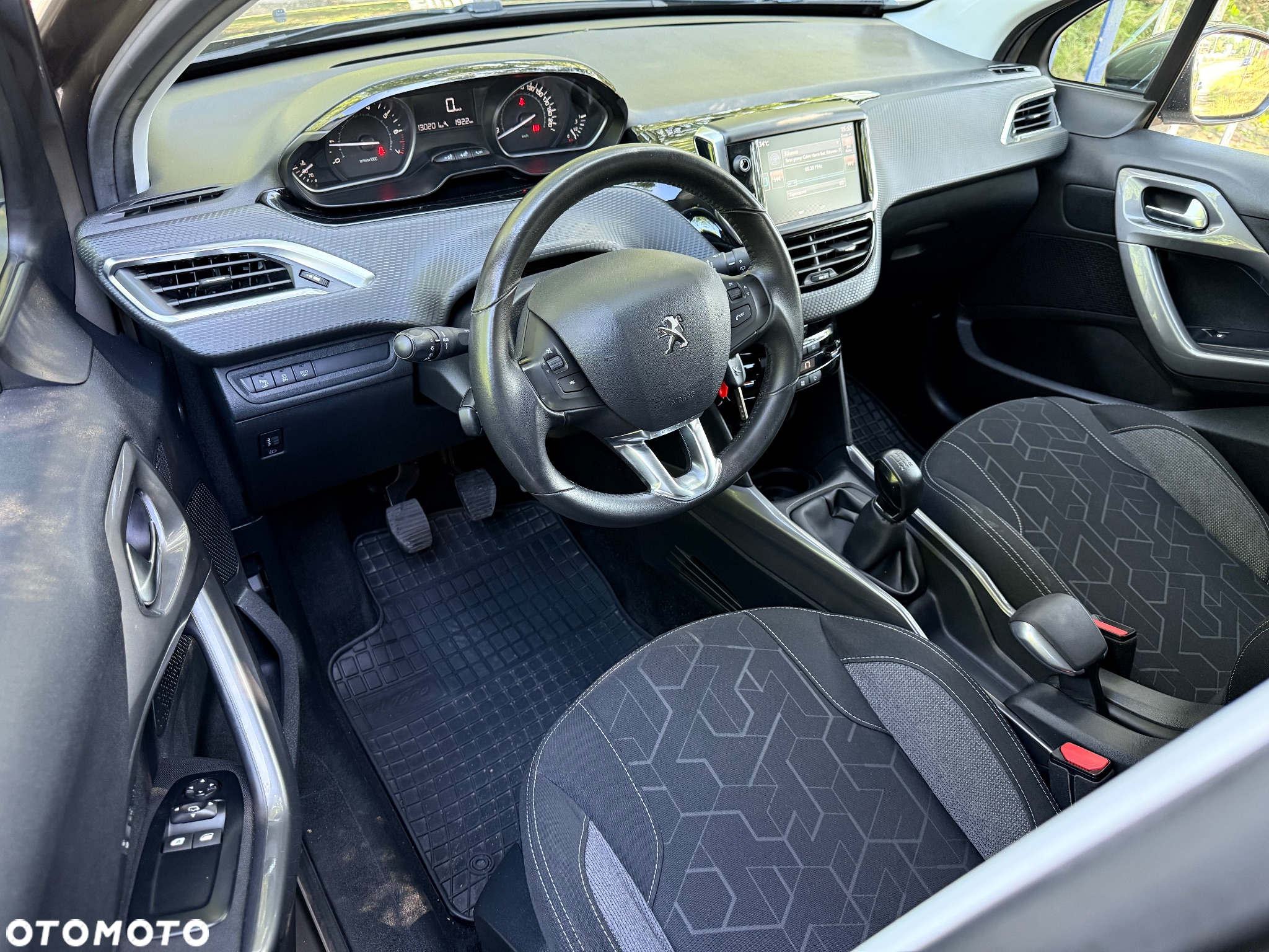 Peugeot 2008 1.2 Pure Tech Active S&S - 20