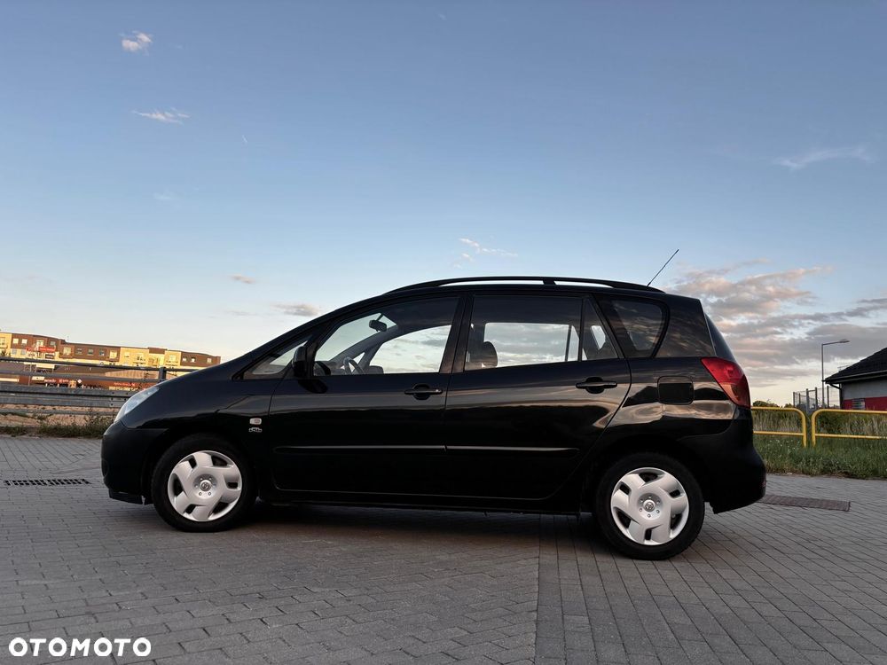 Toyota Corolla Verso 2.0 D-4D Sol - 2