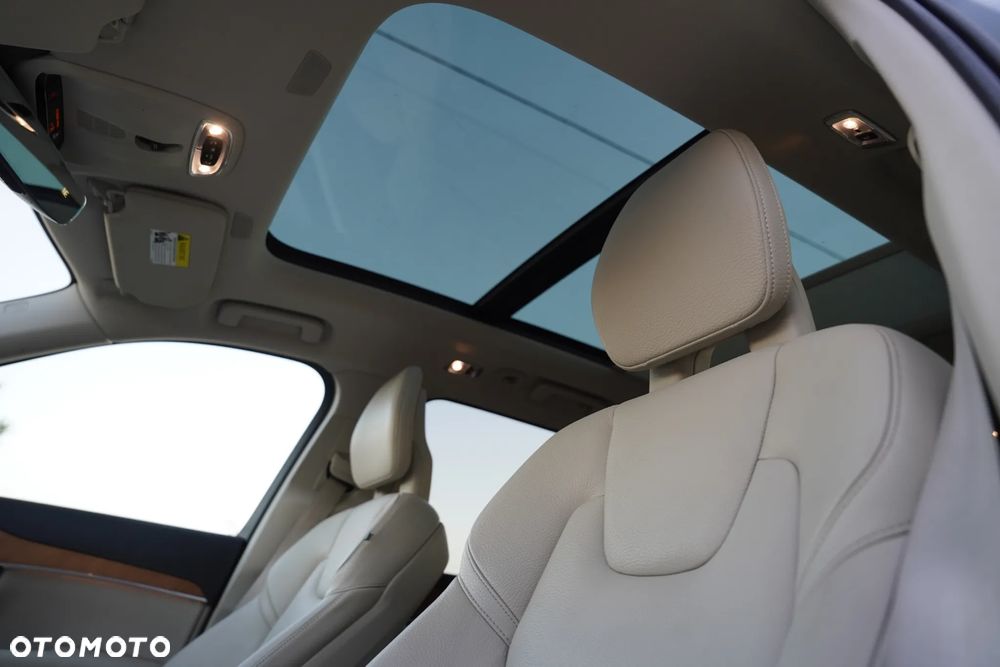 Volvo XC 90 - 10