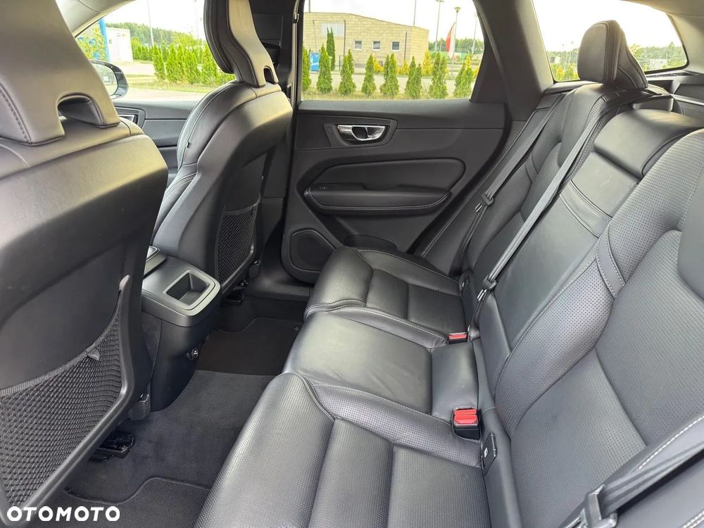 Volvo XC 60 D5 AWD Inscription - 8