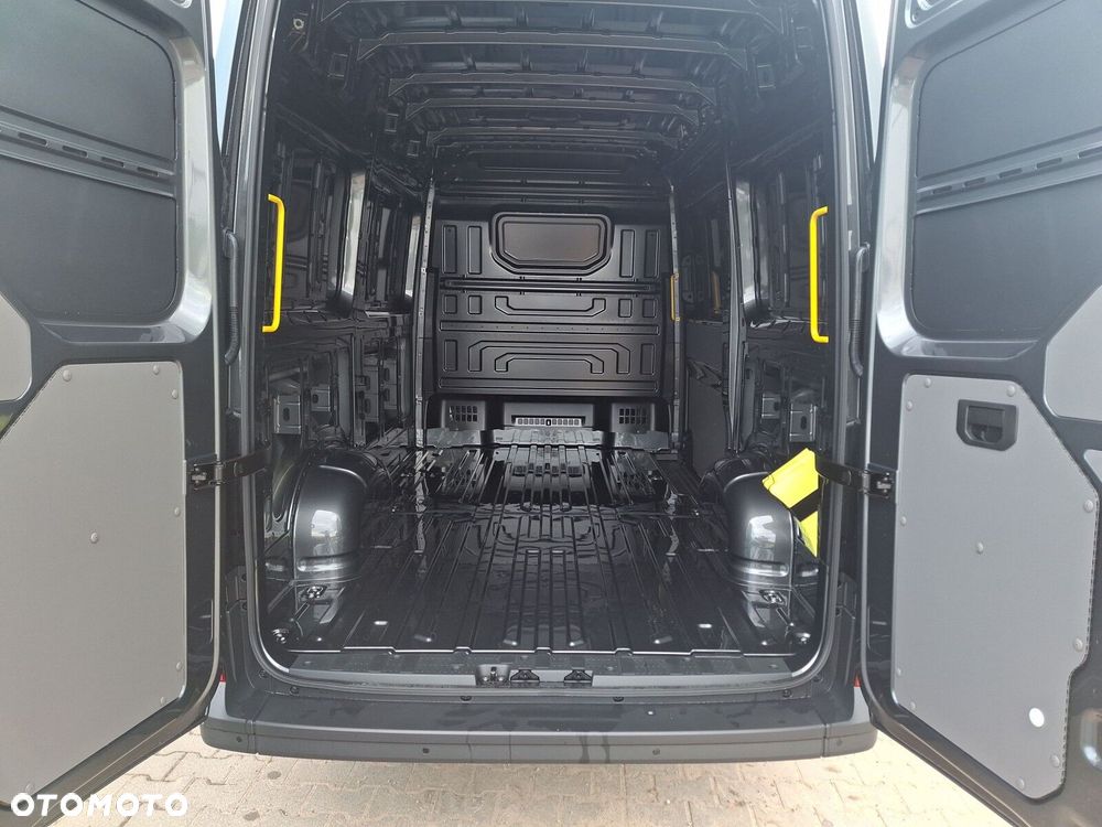 Volkswagen Crafter 35 furgon 177km Automat 3640 - 33