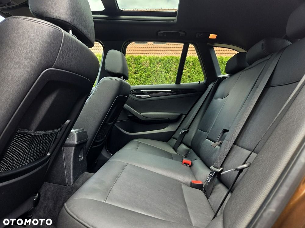 BMW X1 xDrive20d - 11