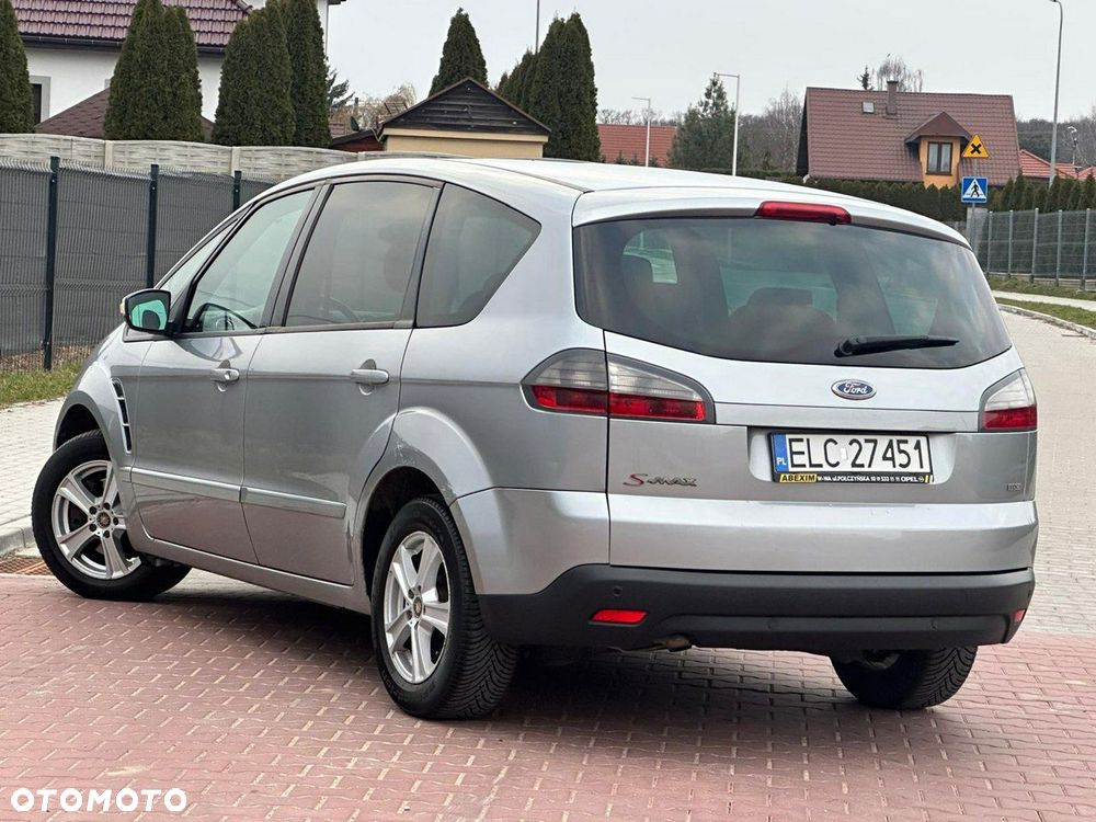 Ford S-Max - 11