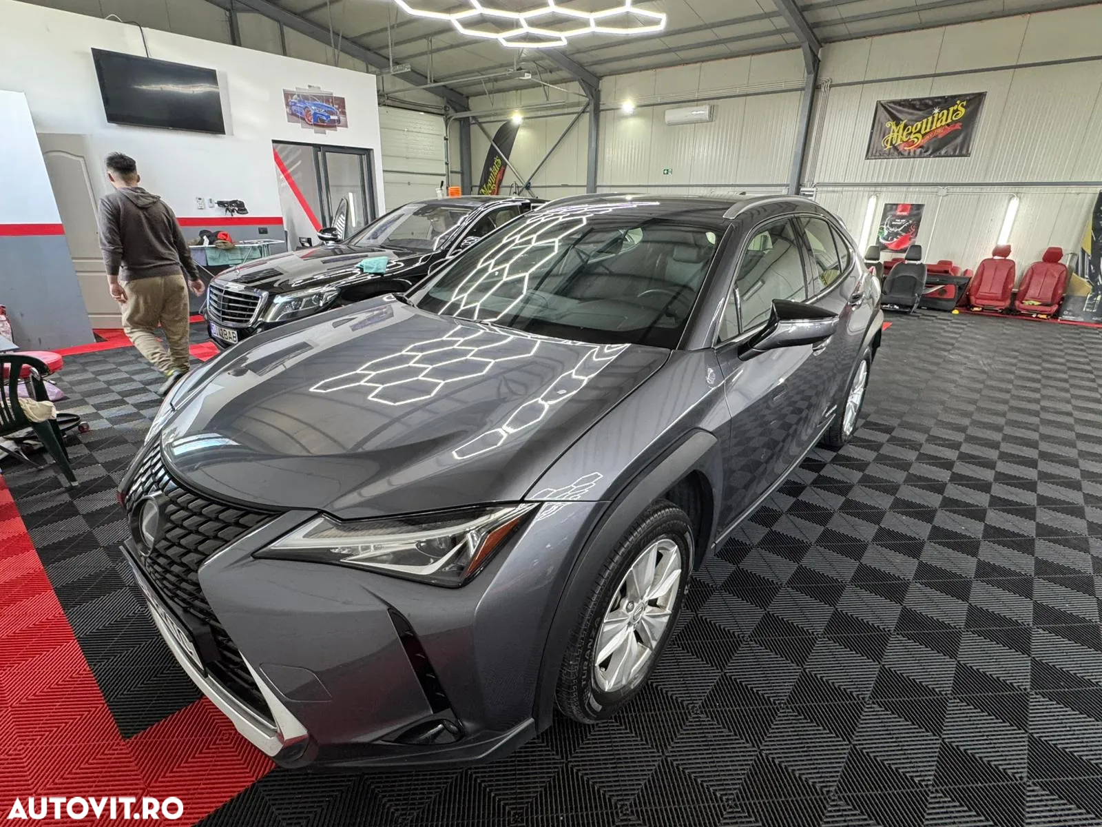 Lexus UX 250h 2.0L HEV 20H- (178 HP) 4X2 CVT Business - 3