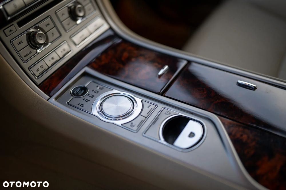 Jaguar XF 2.7 V6 D Premium Luxury - 33