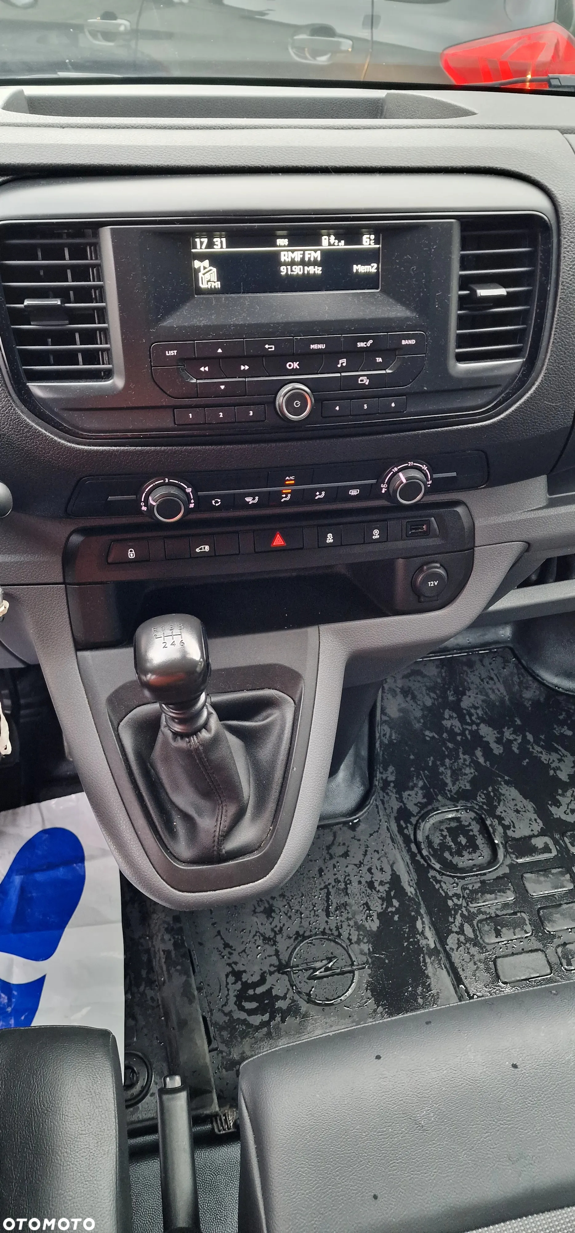Opel Vivaro - 15