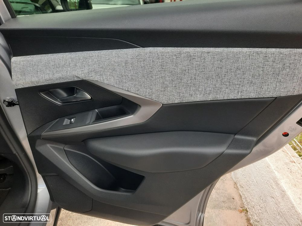Peugeot 3008 Hybrid 145 e-DSC6 Allure - 31