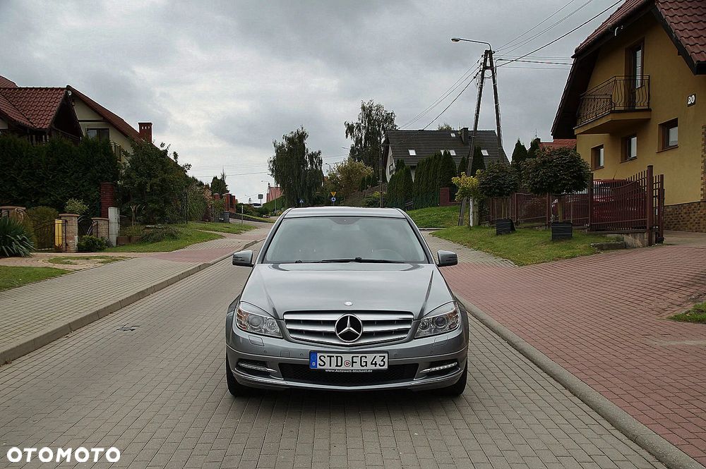 Mercedes-Benz Klasa C 180 CGI BlueEff Avantgarde - 11