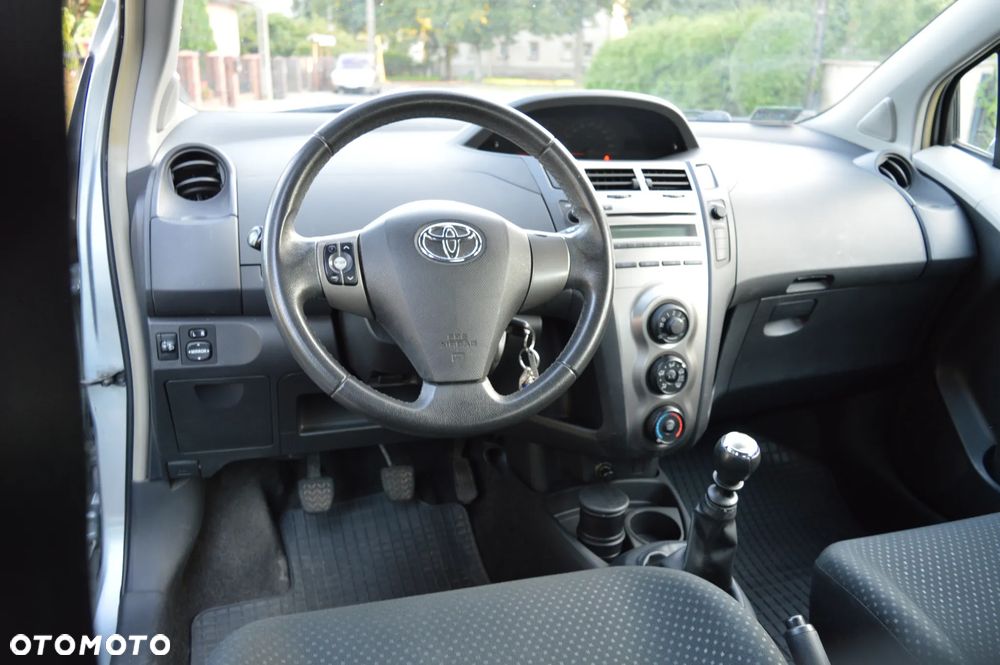 Toyota Yaris - 11