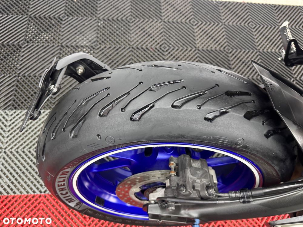 Yamaha MT - 27