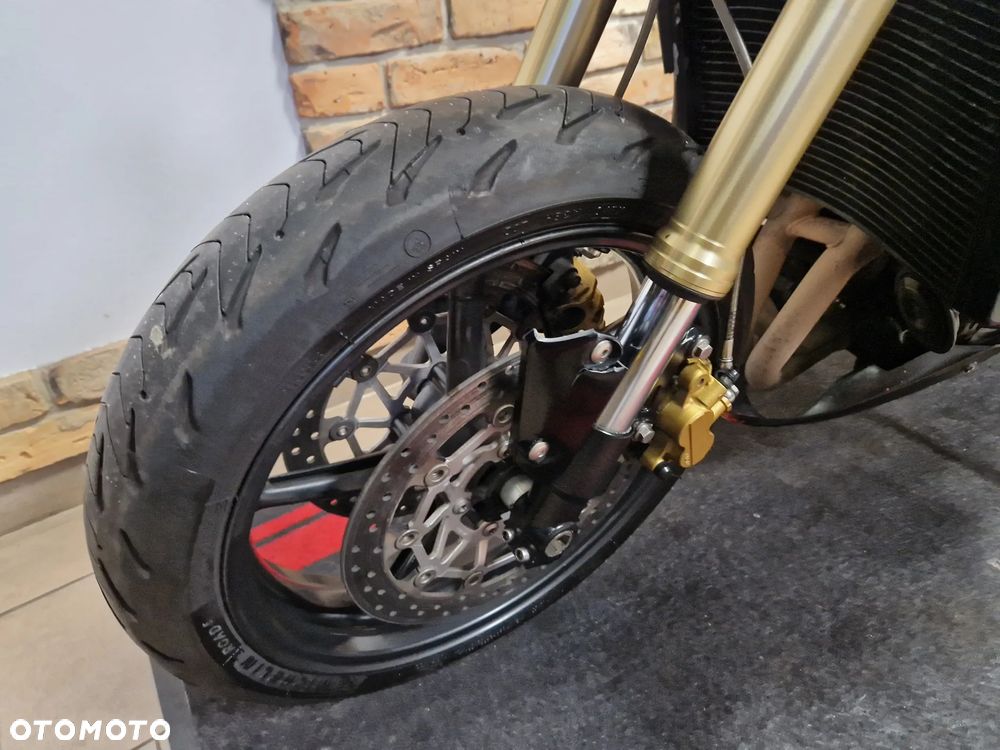 Triumph Street Triple - 9