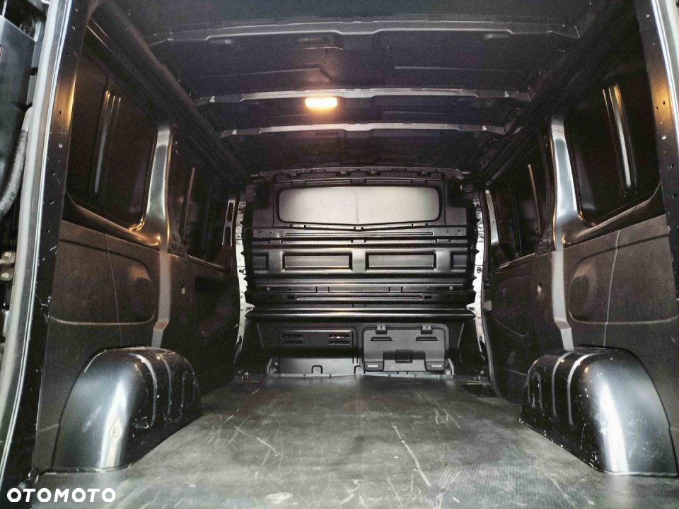 Renault Trafic - 15