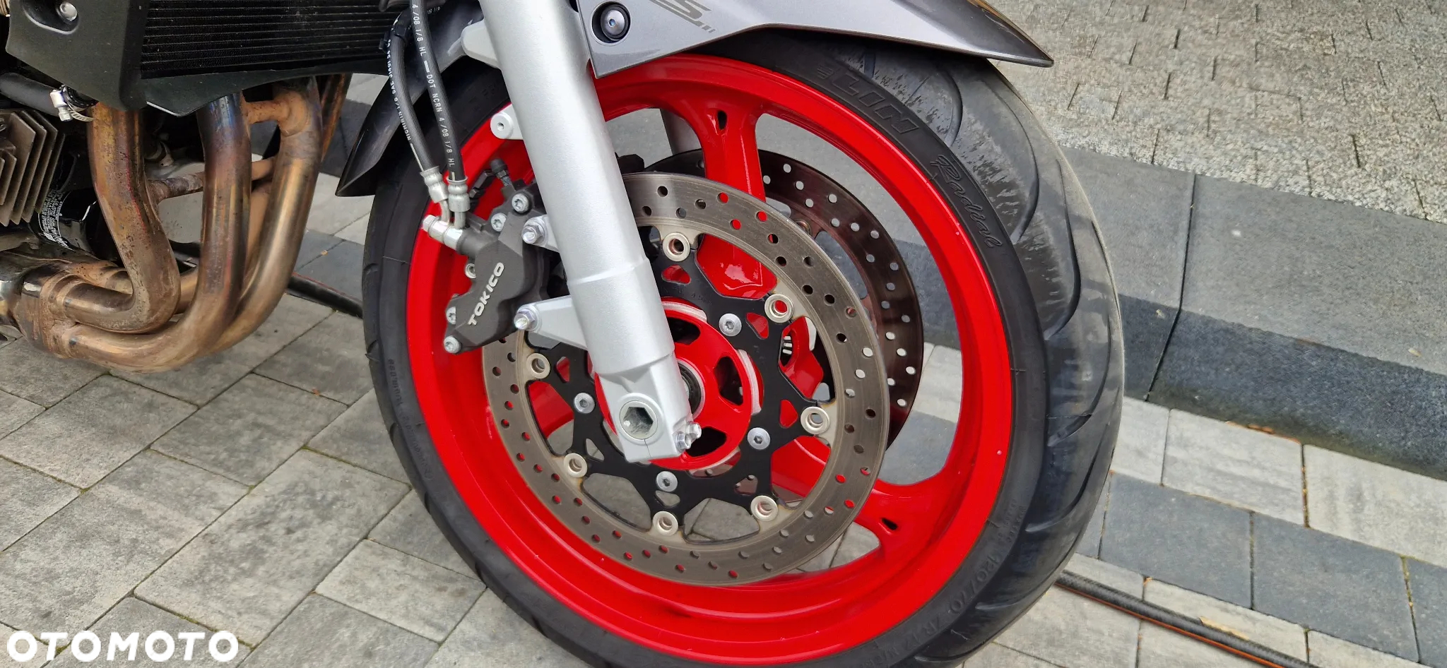 Suzuki GSR - 4