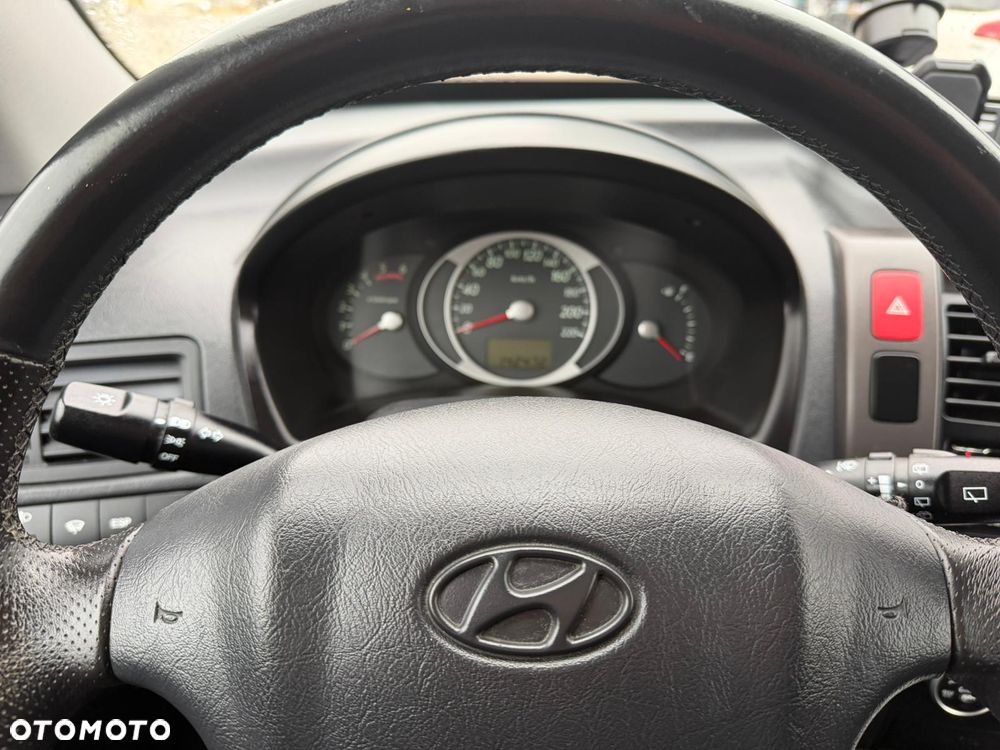 Hyundai Tucson 2.0 CRDi VGT 2WD GLS - 25