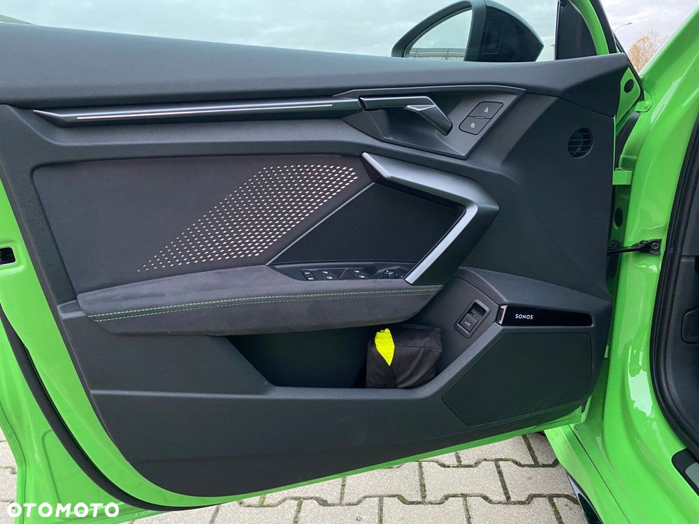 Audi RS3 Limousine - 11