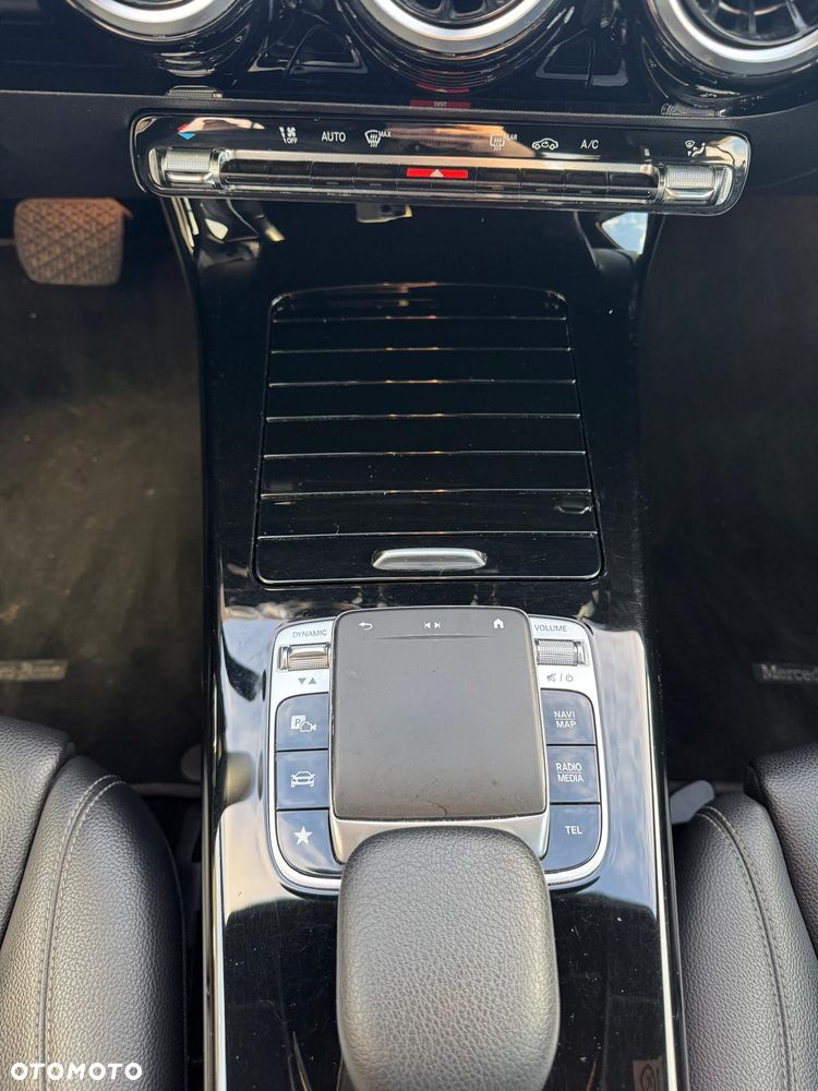 Mercedes-Benz Klasa A 180 d AMG Line 7G-DCT - 23