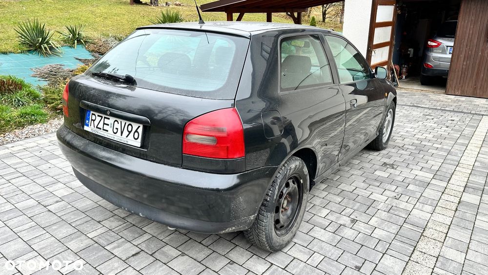 Audi A3 Sportback 1.9 TDI Ambiente - 3