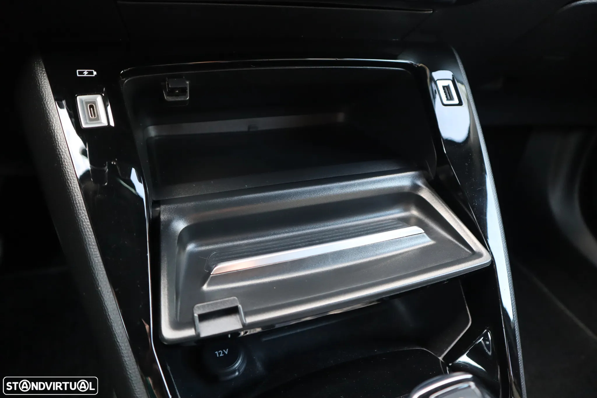 Peugeot e-2008 50 kWh GT Pack - 39