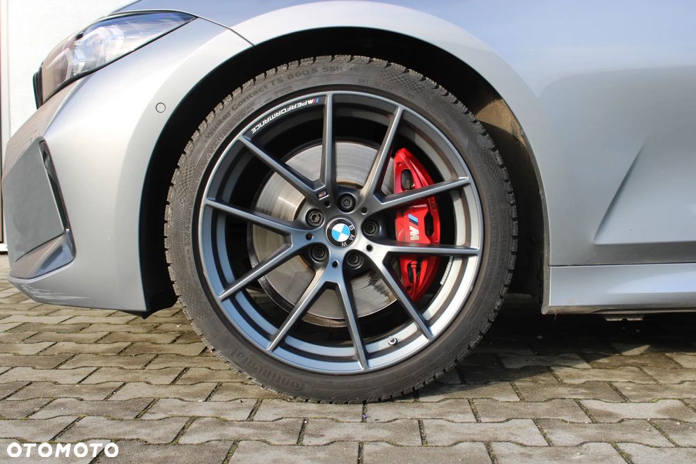 BMW Seria 3 320i xDrive M Sport - 9