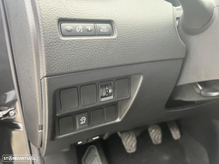 Nissan Qashqai 1.5 dCi N-Connecta - 19