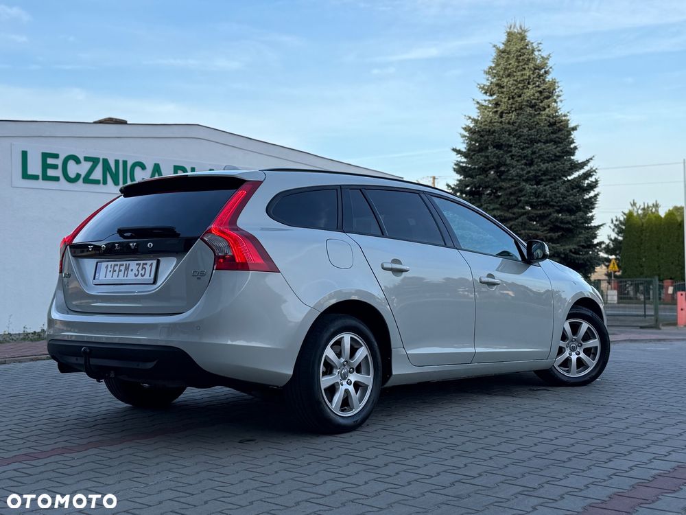 Volvo V60 D3 Momentum - 4