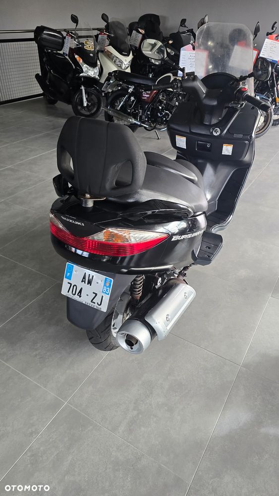 Suzuki Burgman - 26