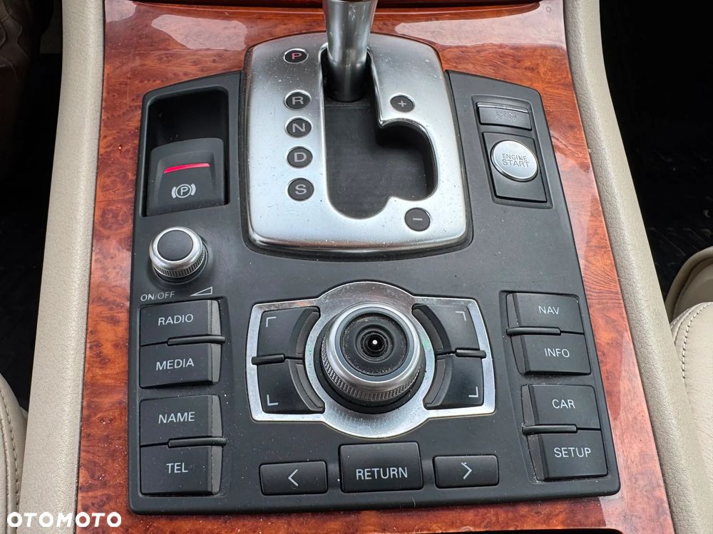 Audi A8 4.2 TDI DPF Quattro - 17