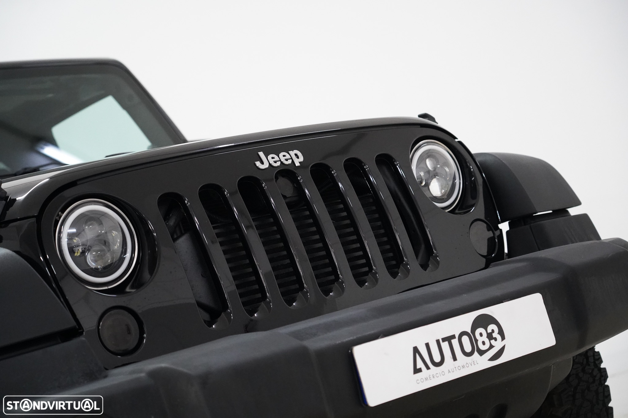 Jeep Wrangler - 10